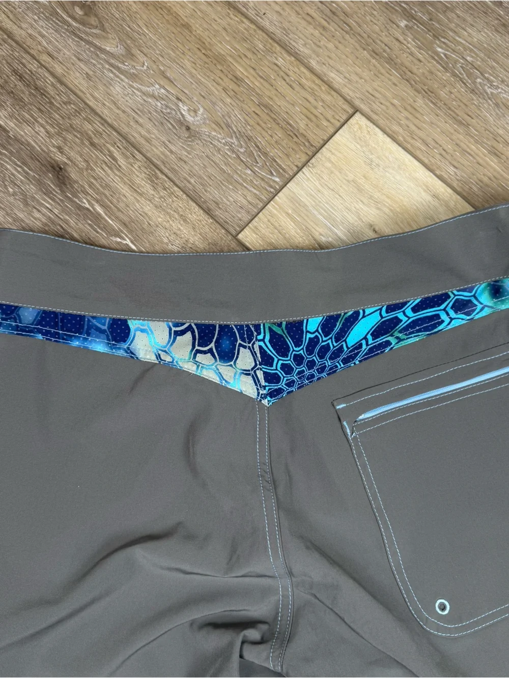 Huk men swim